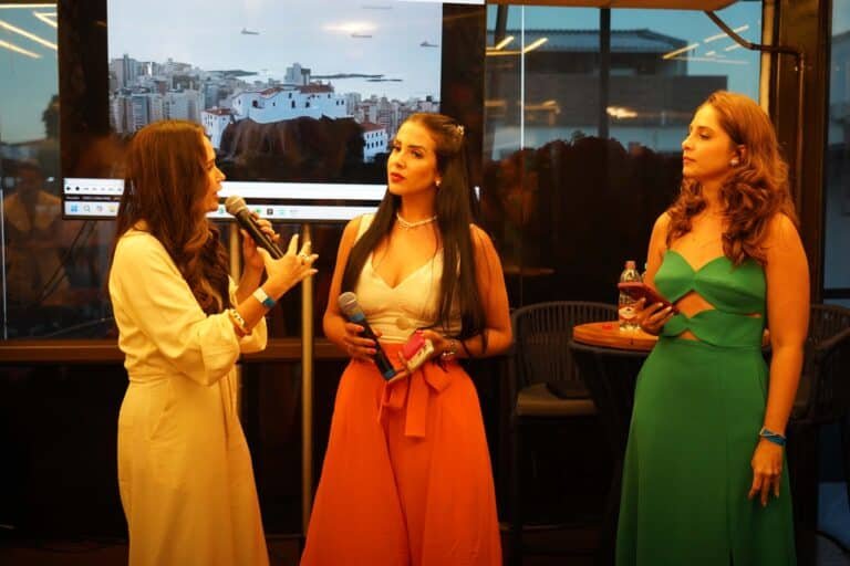 Elayne Borel, Karolina Hastenreiter e Laysa Faller