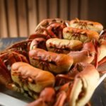 Você pode comer caranguejo de forma errada e nem saber. Entenda