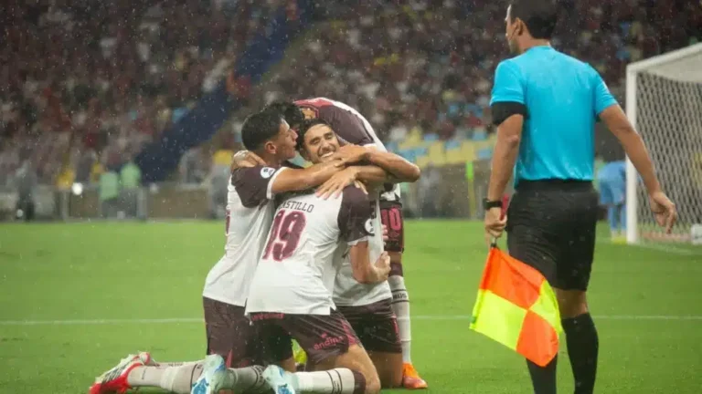 Flamengo perde para o Lanús no Maracanã e fica com o vice da Recopa