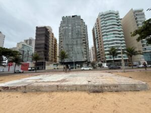 Um ano após demolição de quiosque, posto da Guarda não sai em VV